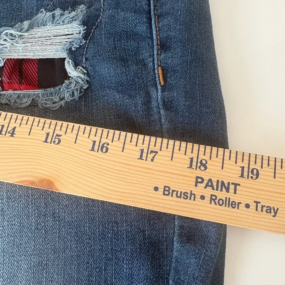 Judy Blue JB8268DK Buffalo Plaid Patch Skinny Jeans Size 9 39
